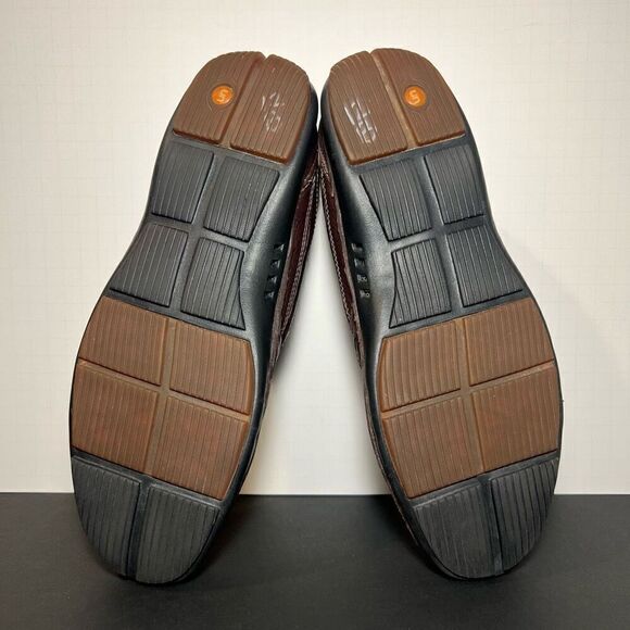 Mens CLARKS Unstructured Brown Leather Slip On Casual Shoes / Size 9.5 Medium - Picture 7 of 8